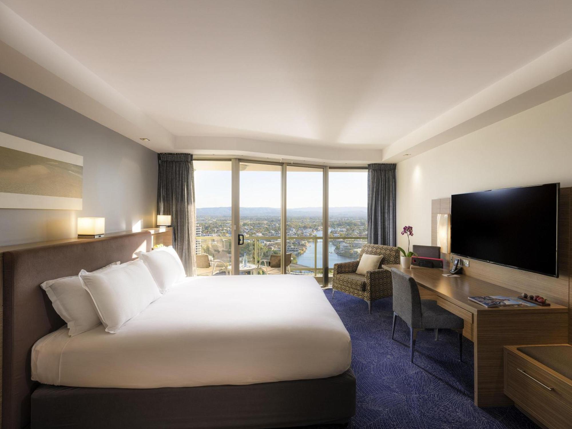 Classic Room One King Bed City Views